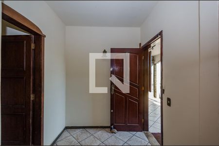 Entrada de casa para alugar com 4 quartos, 222m² em Dom Cabral, Belo Horizonte