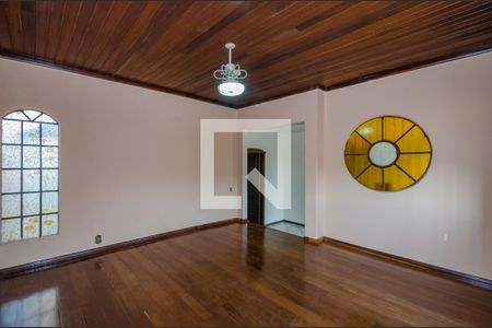 Sala 1 de casa para alugar com 4 quartos, 222m² em Dom Cabral, Belo Horizonte