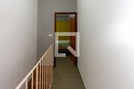 Corredor de casa para alugar com 2 quartos, 88m² em Parque Santa Madalena, São Paulo