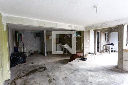 Casa à venda com 460m², 3 quartos e 4 vagas Casa à venda com 460m², 3 quartos e 4 vagasQuintal /Churrasqueira/Serviço