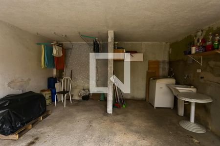 Casa à venda com 460m², 3 quartos e 4 vagas Casa à venda com 460m², 3 quartos e 4 vagasQuintal /Churrasqueira/Serviço