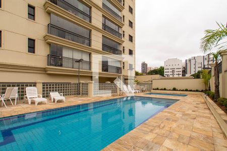 Apartamento à venda com 120m², 3 quartos e 2 vagas Apartamento à venda com 120m², 3 quartos e 2 vagasÁrea comum - Piscina
