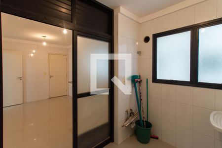 Apartamento à venda com 120m², 3 quartos e 2 vagas Apartamento à venda com 120m², 3 quartos e 2 vagasÁrea de Serviço