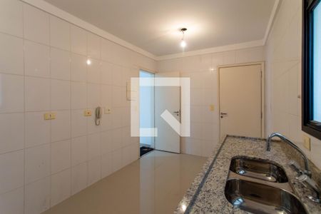 Apartamento à venda com 120m², 3 quartos e 2 vagas Apartamento à venda com 120m², 3 quartos e 2 vagasCozinha