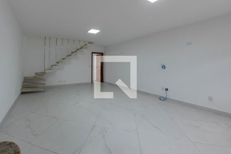 Casa à venda com 3 quartos, 154m² em Vila Santa Clara, São Paulo