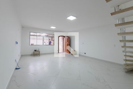 Casa à venda com 3 quartos, 154m² em Vila Santa Clara, São Paulo
