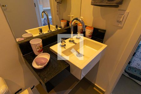 Studio para alugar com 30m², 1 quarto e sem vaga Studio para alugar com 30m², 1 quarto e sem vagaBanheiro