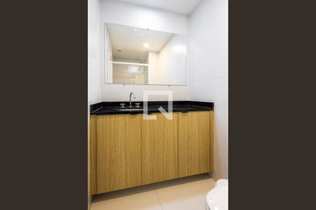 Banheiro de apartamento à venda com 1 quarto, 35m² em Pinheiros, São Paulo