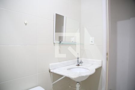 Banheiro Social de apartamento para alugar com 2 quartos, 72m² em  Vila Caiçara, Praia Grande