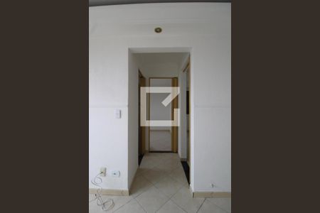Corredor de apartamento à venda com 2 quartos, 55m² em Conjunto Residencial Sitio Oratório, São Paulo