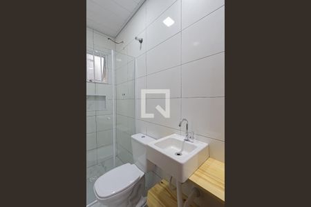 Banheiro de casa para alugar com 1 quarto, 30m² em Jardim Santa Mena, Guarulhos