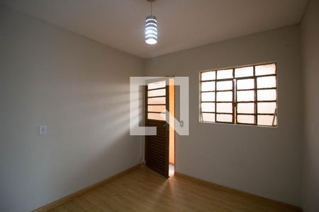 Quarto de casa para alugar com 1 quarto, 50m² em Vila Carmosina, São Paulo