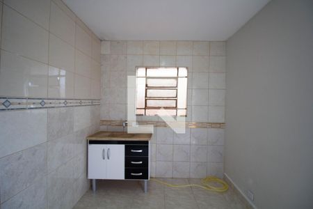 Cozinha de casa para alugar com 1 quarto, 50m² em Vila Carmosina, São Paulo