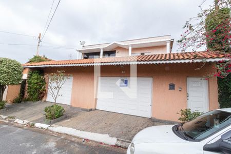 Casa à venda com 400m², 6 quartos e 6 vagas Casa à venda com 400m², 6 quartos e 6 vagasFachada
