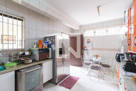 Casa à venda com 400m², 6 quartos e 6 vagas Casa à venda com 400m², 6 quartos e 6 vagasCozinha