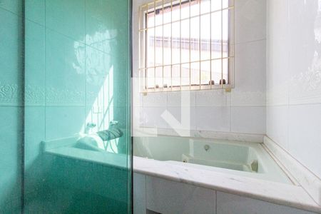 Casa à venda com 400m², 6 quartos e 6 vagas Casa à venda com 400m², 6 quartos e 6 vagasBanheiro da suíte 2