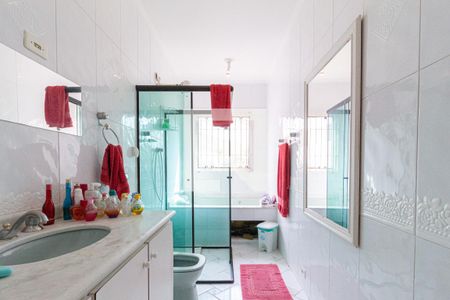 Casa à venda com 400m², 6 quartos e 6 vagas Casa à venda com 400m², 6 quartos e 6 vagasBanheiro da suíte 2