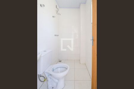 Banheiro de kitnet/studio para alugar com 1 quarto, 23m² em Dona Clara, Belo Horizonte