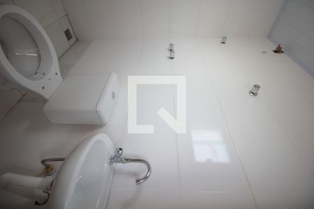 Banheiro de kitnet/studio para alugar com 1 quarto, 23m² em Dona Clara, Belo Horizonte