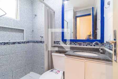 Banheiro de apartamento à venda com 2 quartos, 55m² em Padroeira, Osasco