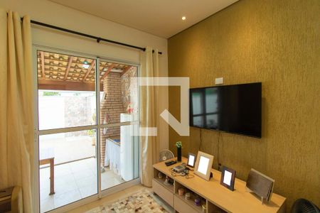 Sala de TV de casa de condomínio para alugar com 3 quartos, 125m² em Parque Rincão, Cotia