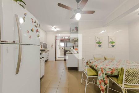 Apartamento para alugar com 276m², 4 quartos e 2 vagas Apartamento para alugar com 276m², 4 quartos e 2 vagasCozinha