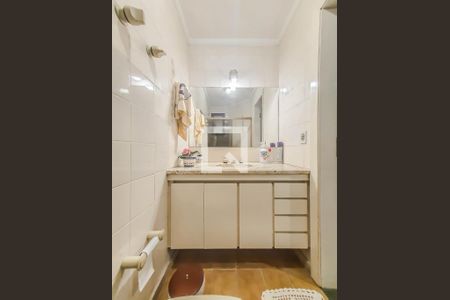 Apartamento para alugar com 276m², 4 quartos e 2 vagas Apartamento para alugar com 276m², 4 quartos e 2 vagasBanheiro da Suíte 2