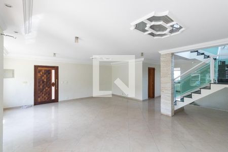 Casa à venda com 360m², 4 quartos e 7 vagasSala