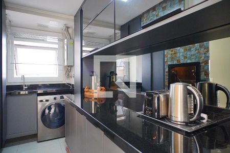 Sala / Cozinha de apartamento à venda com 3 quartos, 76m² em Santa Maria Goretti, Porto Alegre