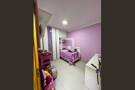 Casa à venda com 3 quartos, 220m² em Vila Mangalot, São Paulo