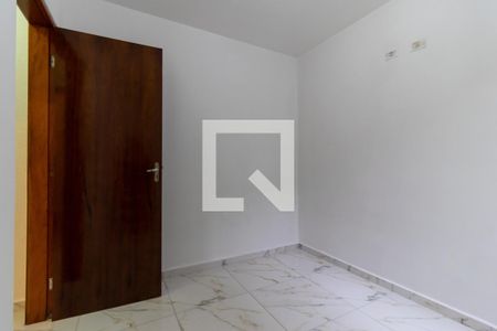 Quarto 1 de casa de condomínio para alugar com 2 quartos, 66m² em Vila Carmosina, São Paulo