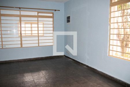 Sala 2 de casa para alugar com 4 quartos, 220m² em Vila Irmãos Arnoni, São Paulo