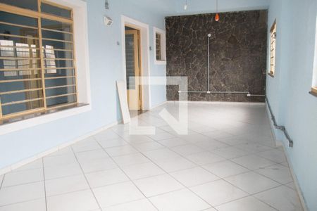 Sala 1 de casa para alugar com 4 quartos, 220m² em Vila Irmãos Arnoni, São Paulo