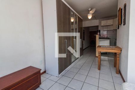 Quarto de apartamento para alugar com 1 quarto, 30m² em Kobrasol, São José