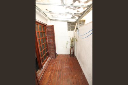 Quintal de kitnet/studio à venda com 1 quarto, 33m² em Cidade Baixa, Porto Alegre