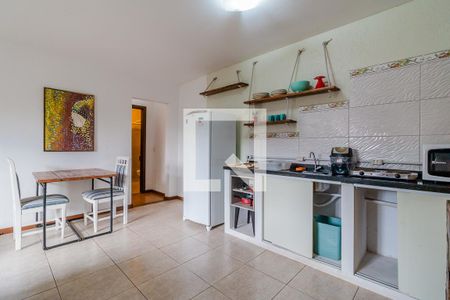 Primeira Casa - Sala/Cozinha de casa à venda com 5 quartos, 330m² em Partenon, Porto Alegre