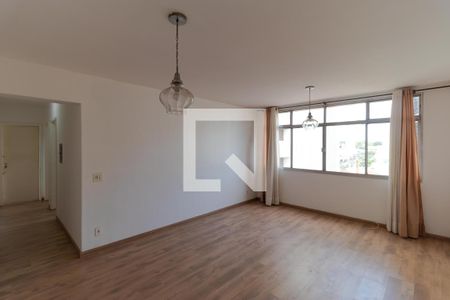 Apartamento à venda com 107m², 3 quartos e 1 vagaSalas