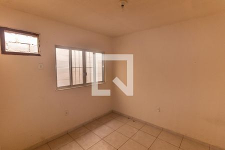 Quarto 1 de casa para alugar com 2 quartos, 85m² em Marechal Hermes, Rio de Janeiro