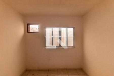 Quarto 1 de casa para alugar com 2 quartos, 85m² em Marechal Hermes, Rio de Janeiro