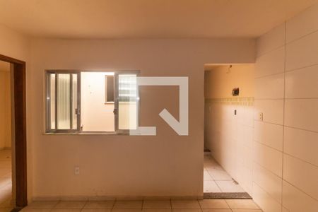 Sala de casa para alugar com 2 quartos, 85m² em Marechal Hermes, Rio de Janeiro