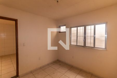 Quarto 1 de casa para alugar com 2 quartos, 85m² em Marechal Hermes, Rio de Janeiro