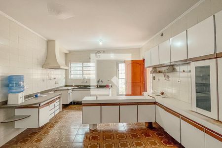 Casa à venda com 400m², 5 quartos e 15 vagas Casa à venda com 400m², 5 quartos e 15 vagascozinha