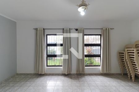 Salas de casa para alugar com 4 quartos, 145m² em Jardim Ipaussurama, Campinas