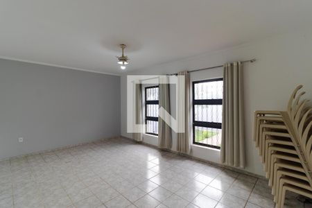 Salas de casa para alugar com 4 quartos, 145m² em Jardim Ipaussurama, Campinas