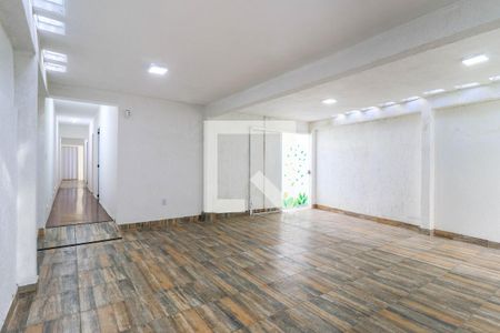 Sala 1 de casa para alugar com 8 quartos, 265m² em Chácara Santo Antônio (zona Sul), São Paulo