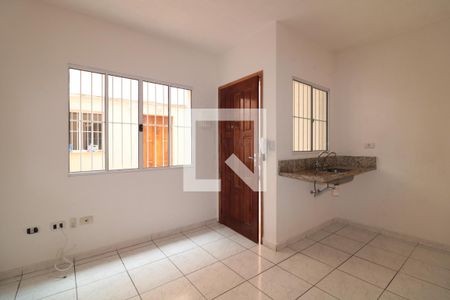 Sala e Cozinha de casa de condomínio para alugar com 1 quarto, 30m² em Quarta Parada, São Paulo