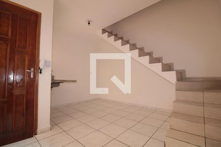 Sala e Cozinha de casa de condomínio para alugar com 1 quarto, 30m² em Quarta Parada, São Paulo