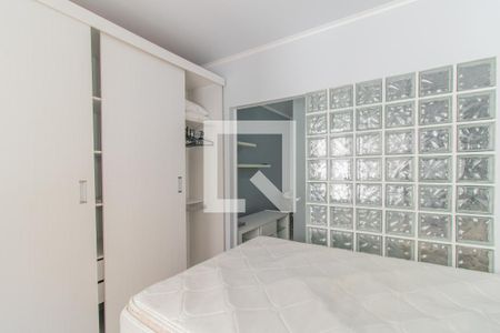 Quarto de kitnet/studio à venda com 1 quarto, 27m² em Centro Histórico, Porto Alegre