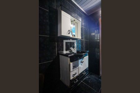 Banheiro de casa para alugar com 1 quarto, 25m² em Vila Monte Serrat, Cotia