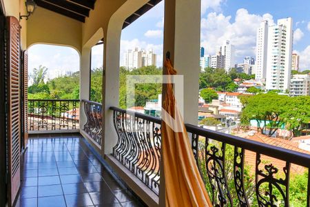 Casa à venda com 6 quartos, 450m² em Aclimação, São Paulo